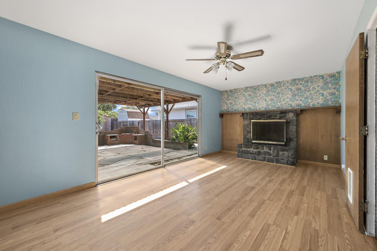 Detail Gallery Image 9 of 26 For 2243 Emmett Ct, Santa Clara,  CA 95051 - 4 Beds | 2/1 Baths