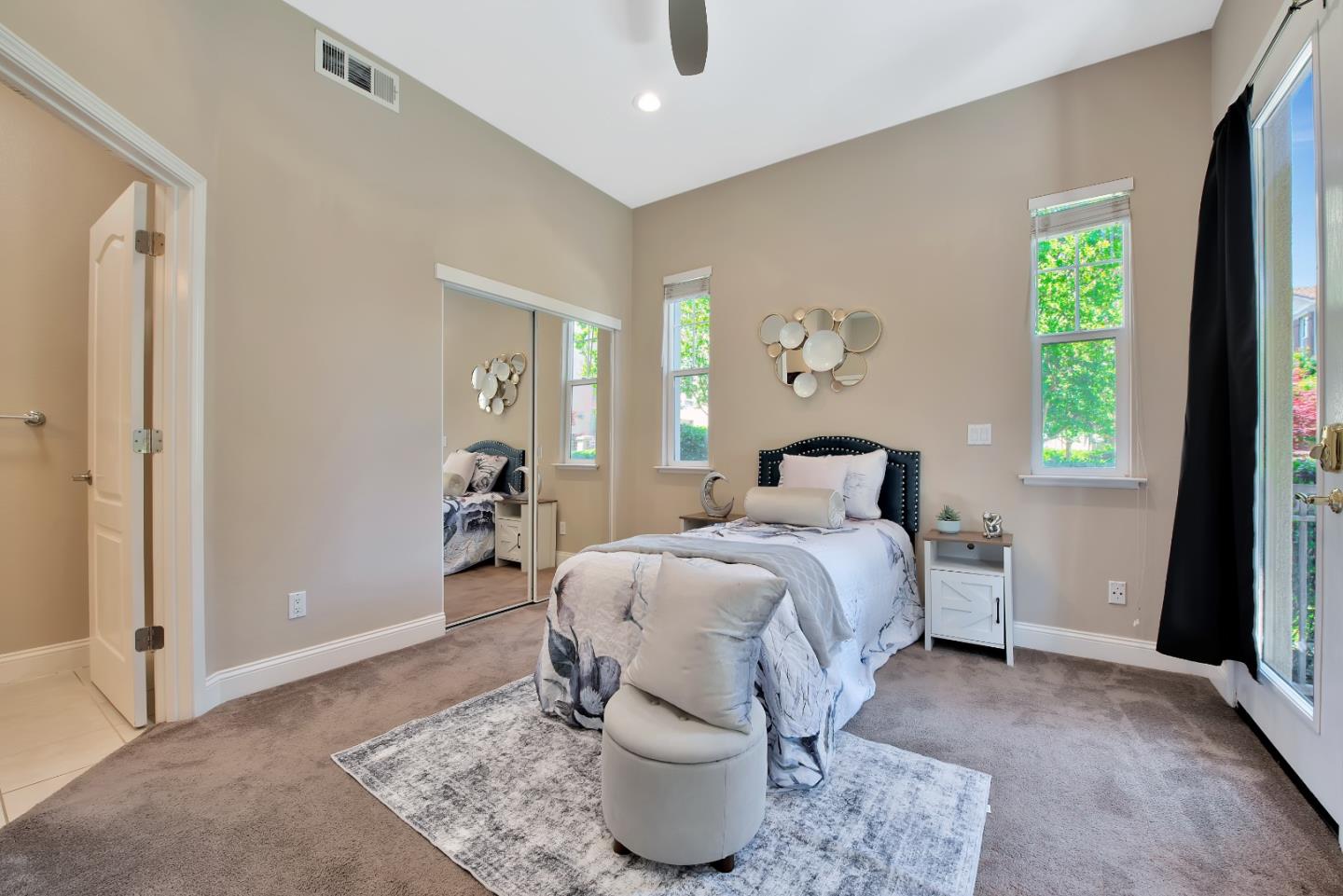 Detail Gallery Image 10 of 27 For 347 Bella Ridge Ter, San Jose,  CA 95125 - 4 Beds | 4 Baths