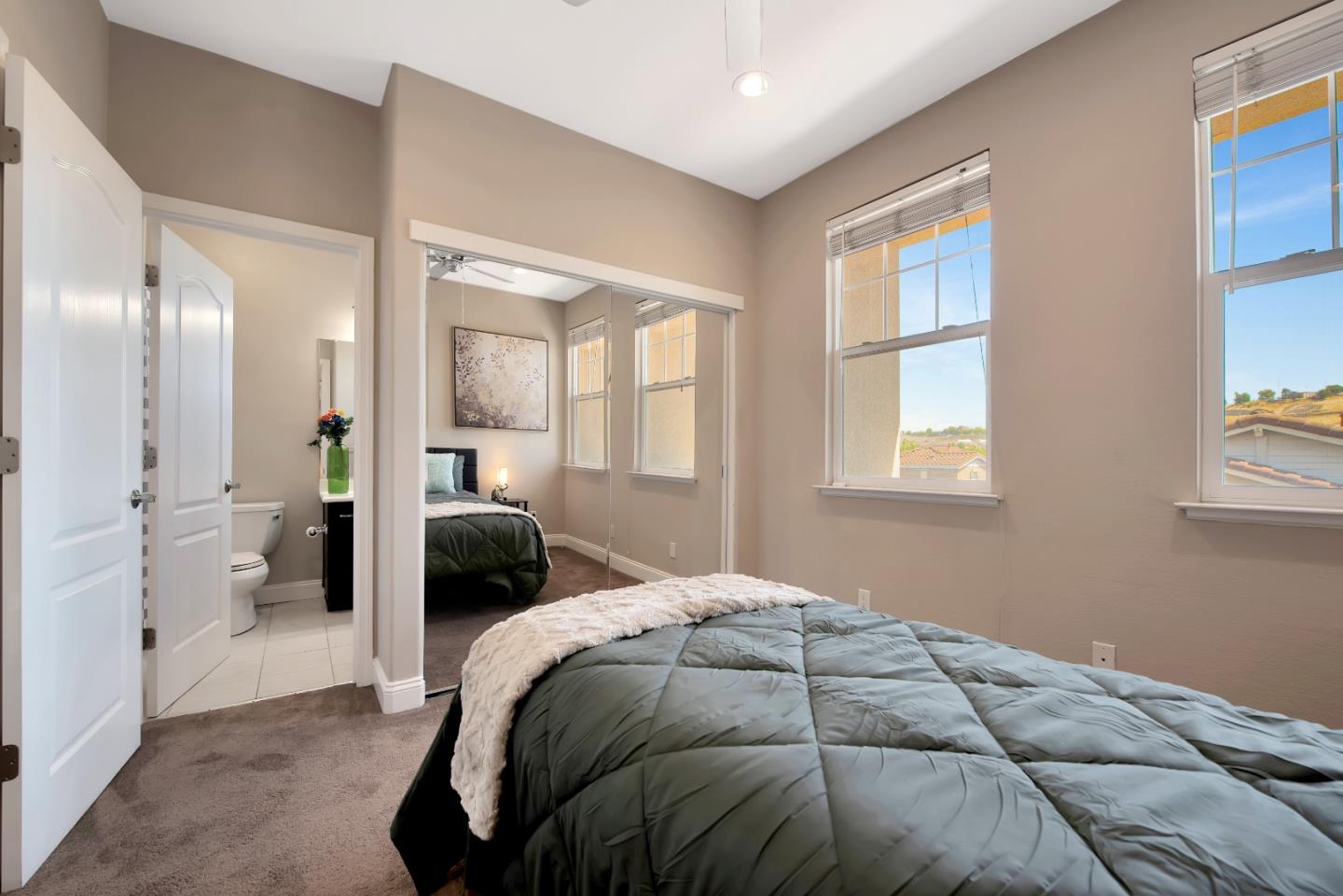 Detail Gallery Image 17 of 27 For 347 Bella Ridge Ter, San Jose,  CA 95125 - 4 Beds | 4 Baths