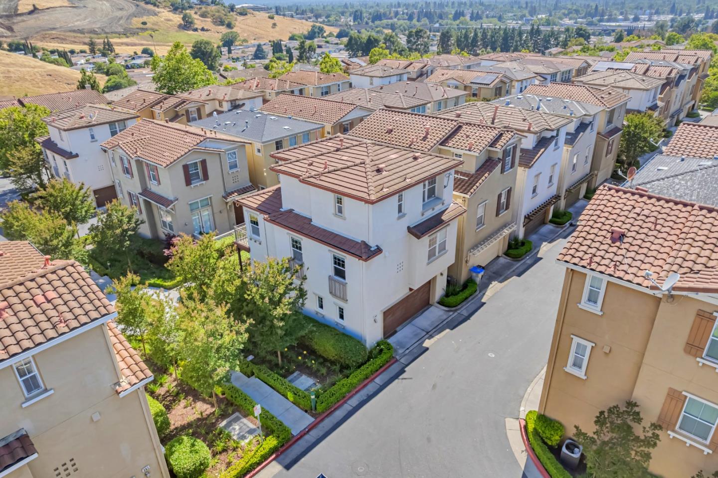 Detail Gallery Image 25 of 27 For 347 Bella Ridge Ter, San Jose,  CA 95125 - 4 Beds | 4 Baths