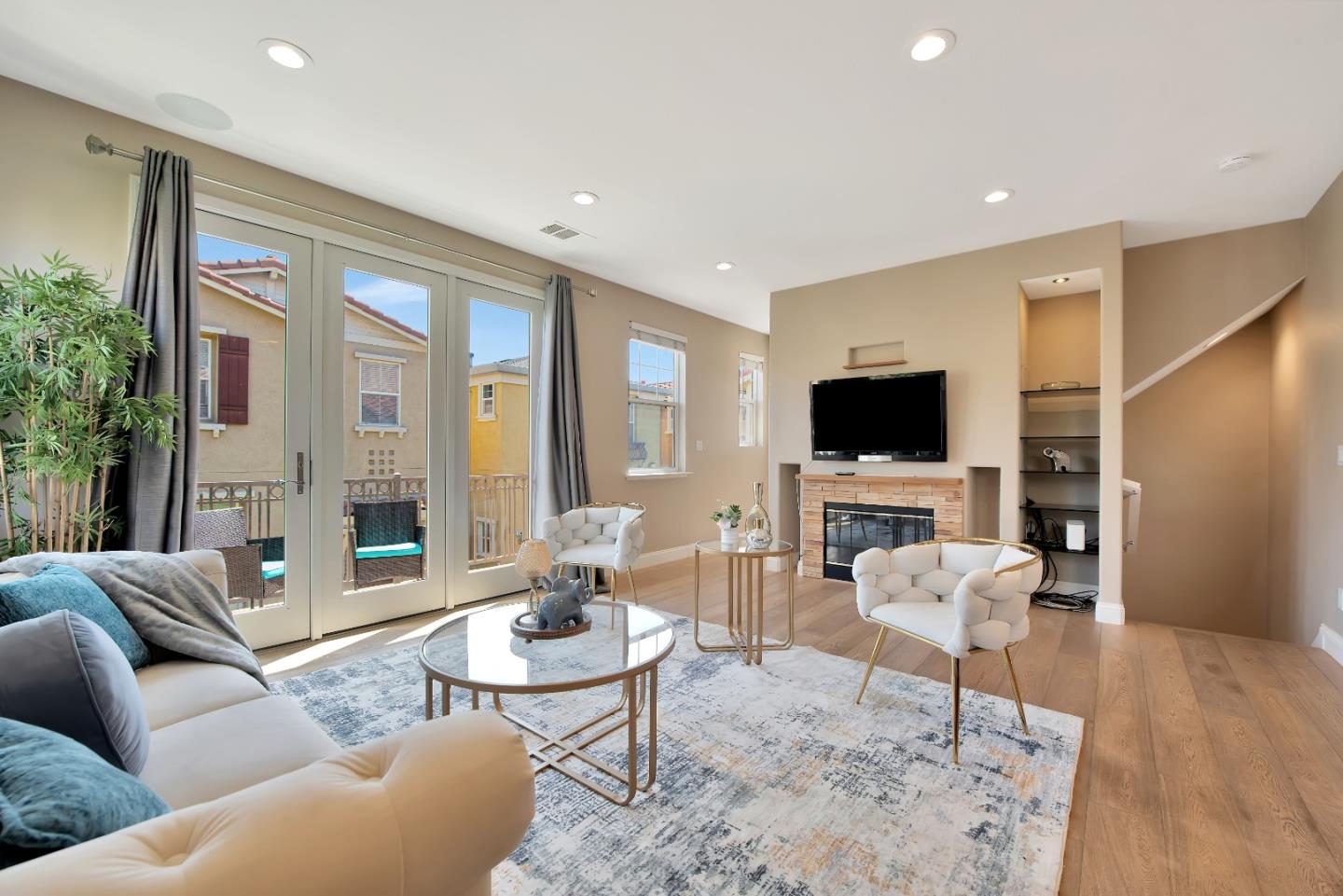 Detail Gallery Image 3 of 27 For 347 Bella Ridge Ter, San Jose,  CA 95125 - 4 Beds | 4 Baths