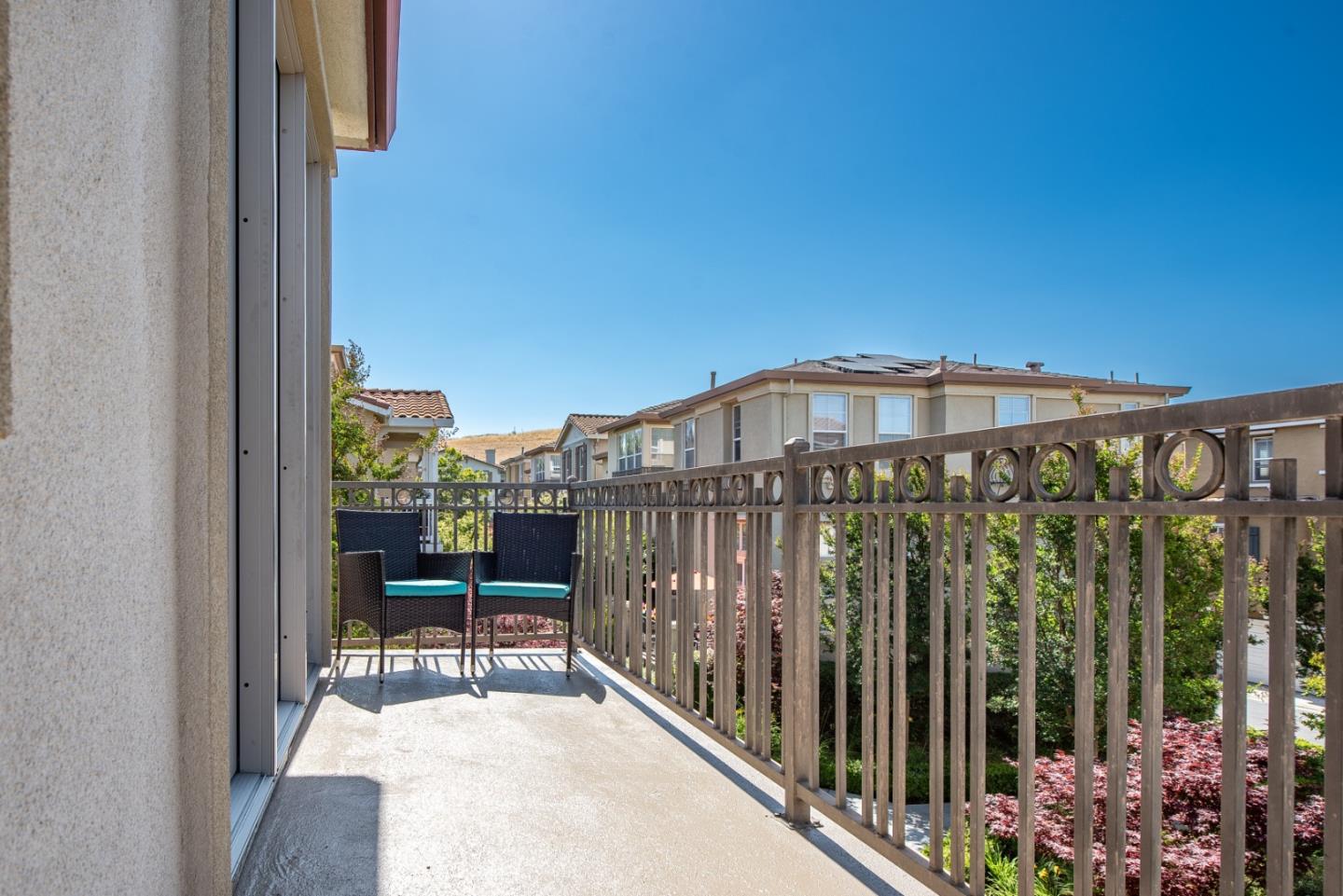 Detail Gallery Image 9 of 27 For 347 Bella Ridge Ter, San Jose,  CA 95125 - 4 Beds | 4 Baths