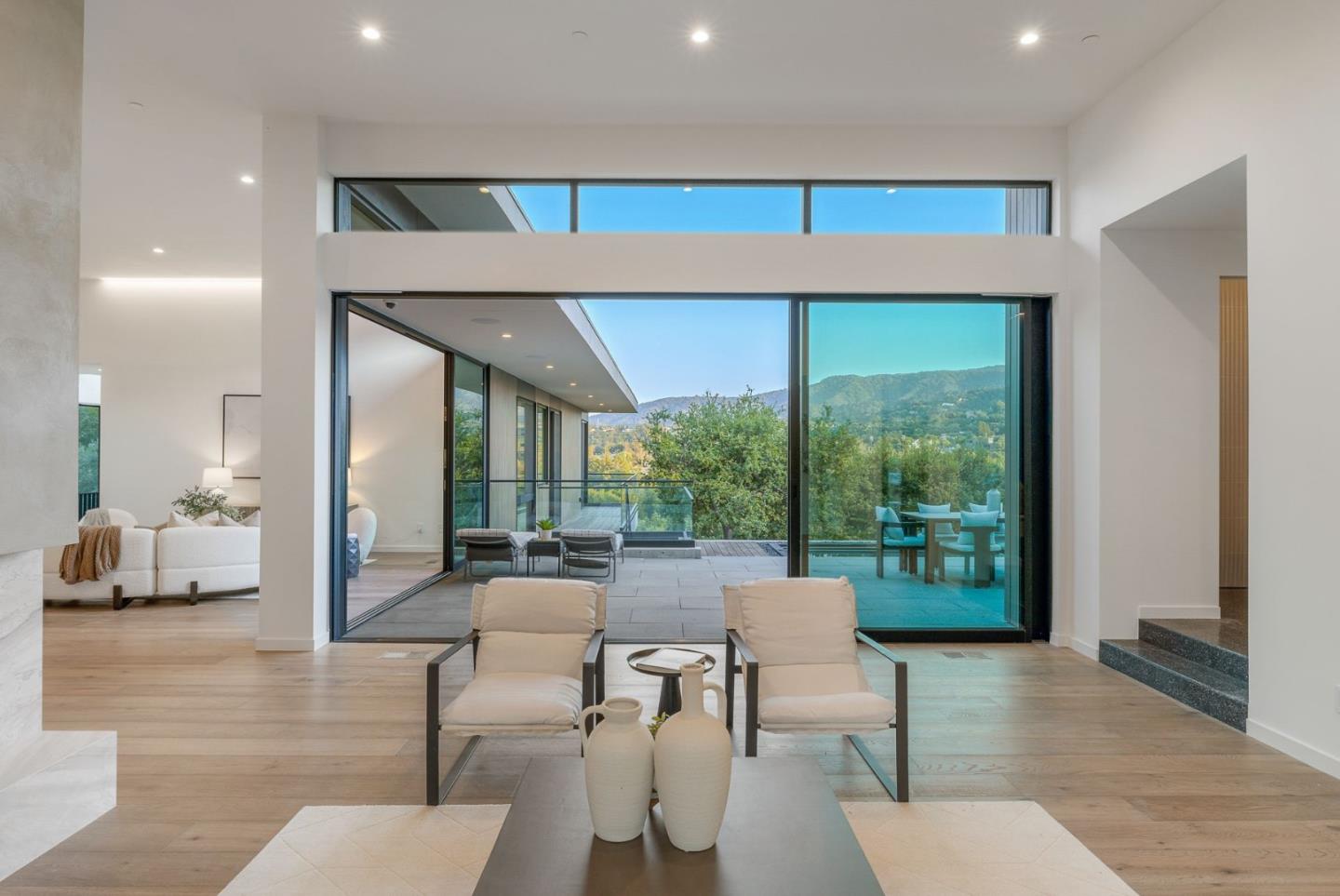 Detail Gallery Image 11 of 48 For 25251 La Rena Ln, Los Altos Hills,  CA 94022 - 5 Beds | 5/3 Baths