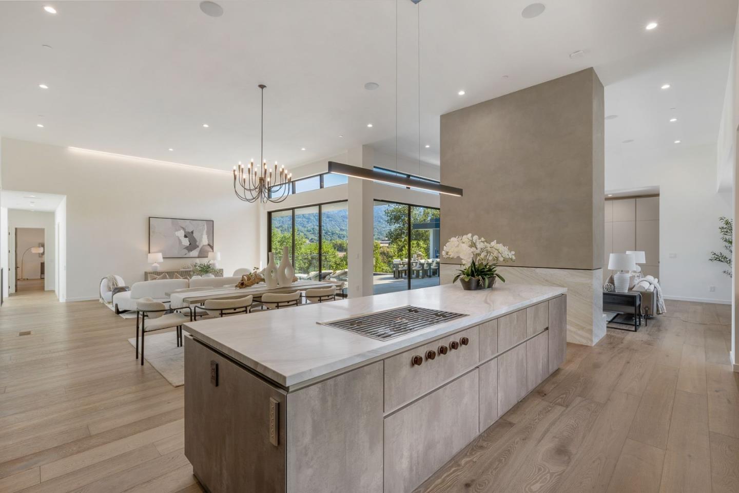 Detail Gallery Image 13 of 48 For 25251 La Rena Ln, Los Altos Hills,  CA 94022 - 5 Beds | 5/3 Baths