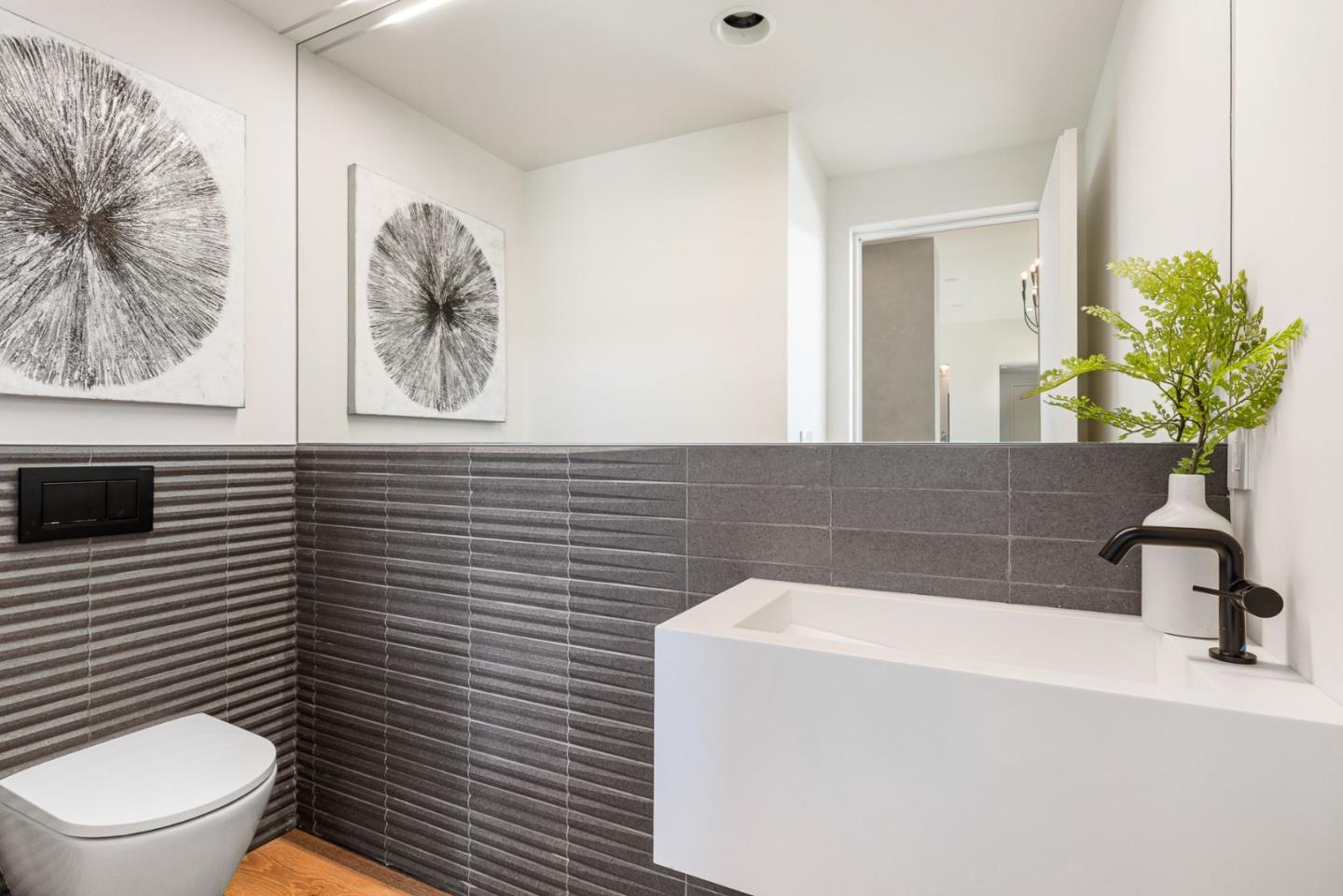 Detail Gallery Image 14 of 48 For 25251 La Rena Ln, Los Altos Hills,  CA 94022 - 5 Beds | 5/3 Baths