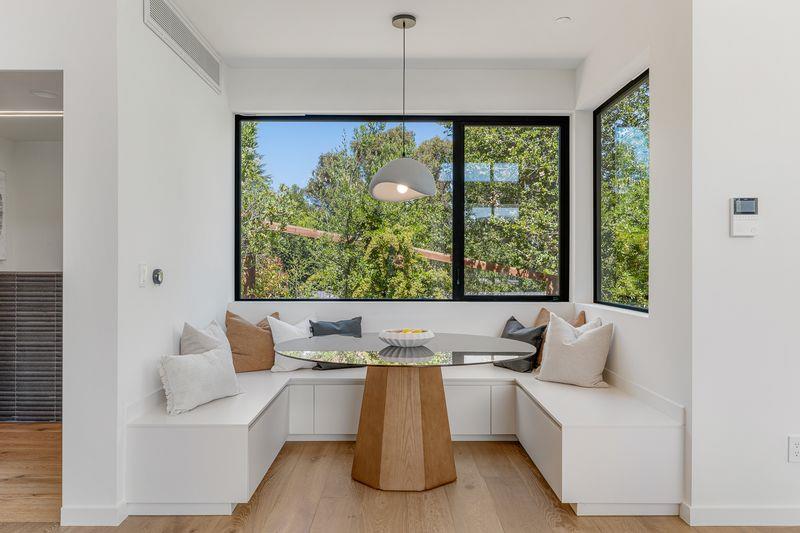 Detail Gallery Image 15 of 48 For 25251 La Rena Ln, Los Altos Hills,  CA 94022 - 5 Beds | 5/3 Baths