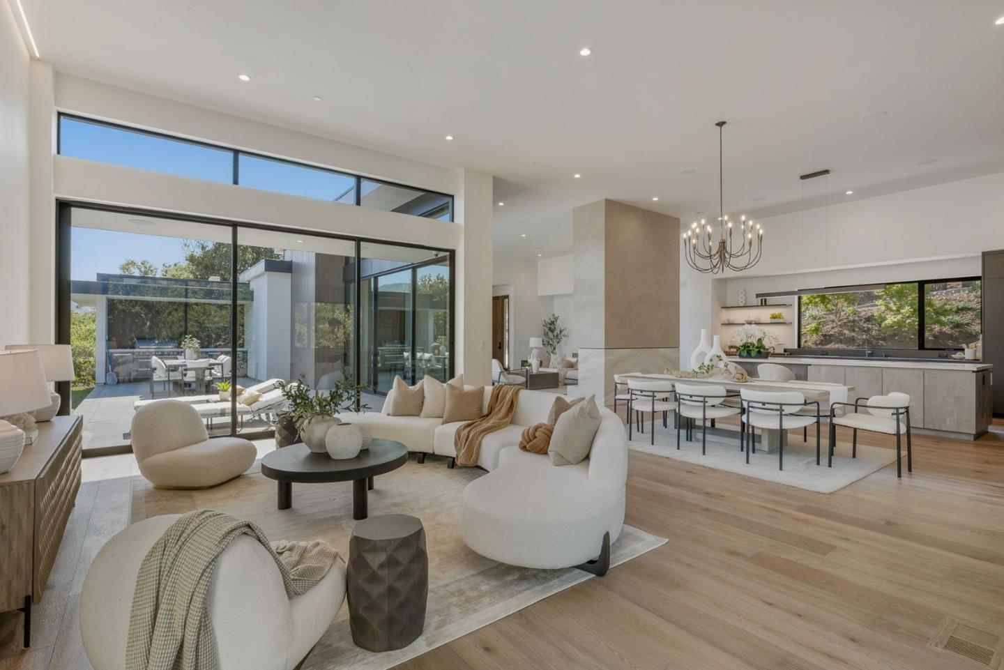 Detail Gallery Image 17 of 48 For 25251 La Rena Ln, Los Altos Hills,  CA 94022 - 5 Beds | 5/3 Baths