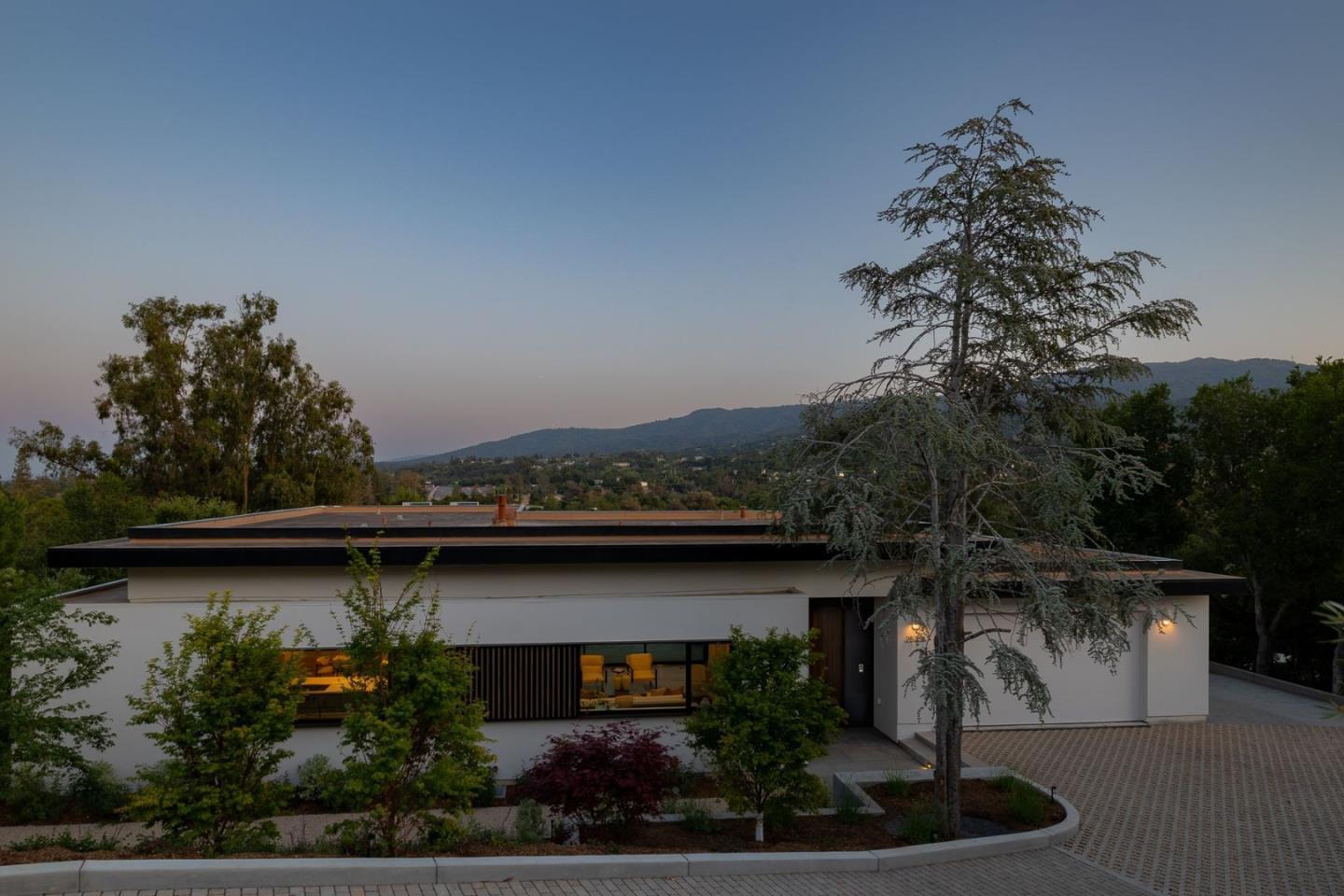 Detail Gallery Image 2 of 48 For 25251 La Rena Ln, Los Altos Hills,  CA 94022 - 5 Beds | 5/3 Baths