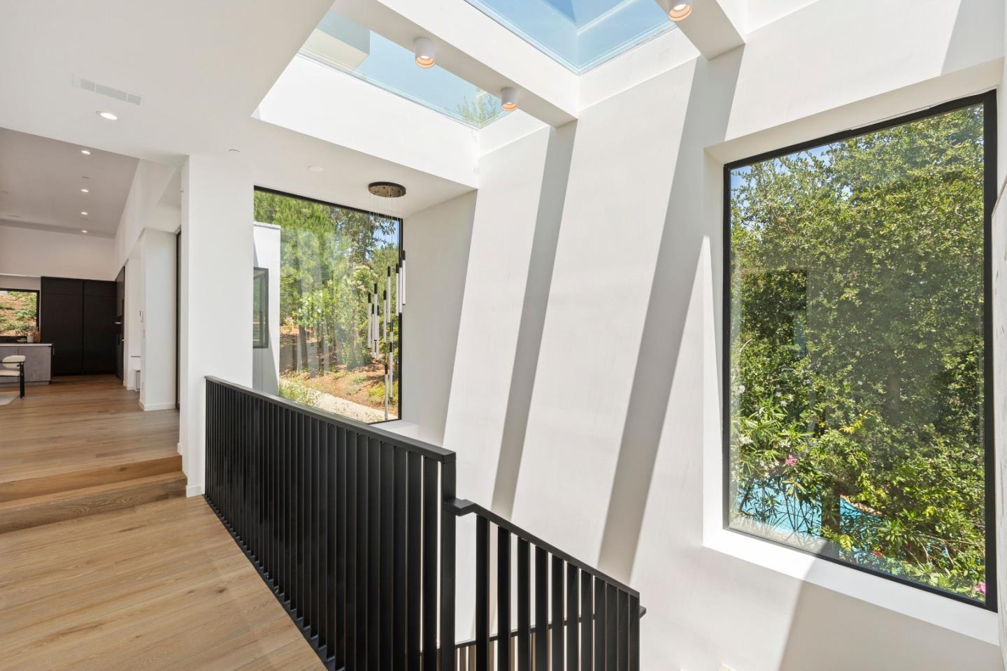 Detail Gallery Image 20 of 48 For 25251 La Rena Ln, Los Altos Hills,  CA 94022 - 5 Beds | 5/3 Baths