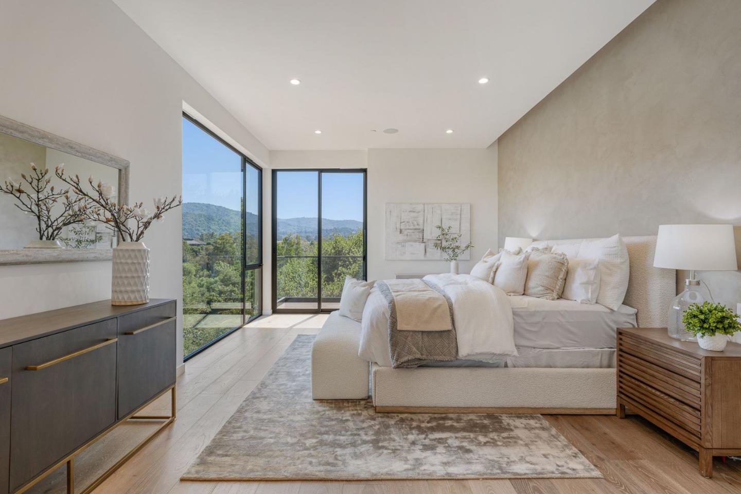 Detail Gallery Image 24 of 48 For 25251 La Rena Ln, Los Altos Hills,  CA 94022 - 5 Beds | 5/3 Baths