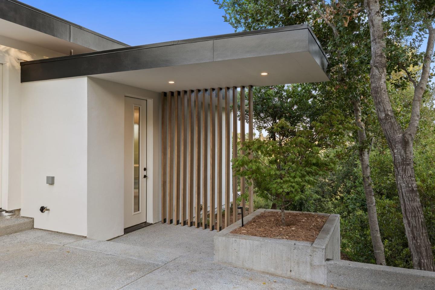 Detail Gallery Image 36 of 48 For 25251 La Rena Ln, Los Altos Hills,  CA 94022 - 5 Beds | 5/3 Baths