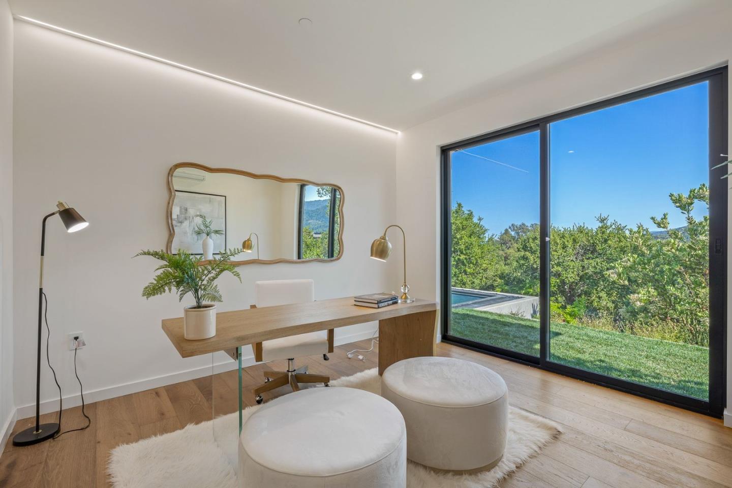 Detail Gallery Image 37 of 48 For 25251 La Rena Ln, Los Altos Hills,  CA 94022 - 5 Beds | 5/3 Baths