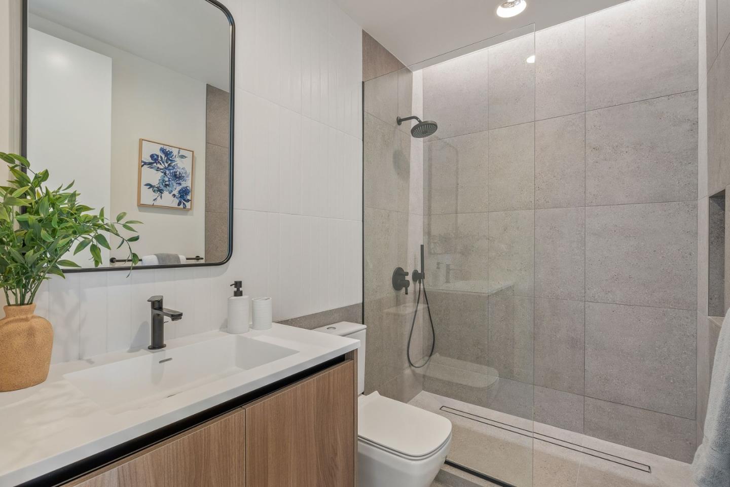 Detail Gallery Image 39 of 48 For 25251 La Rena Ln, Los Altos Hills,  CA 94022 - 5 Beds | 5/3 Baths