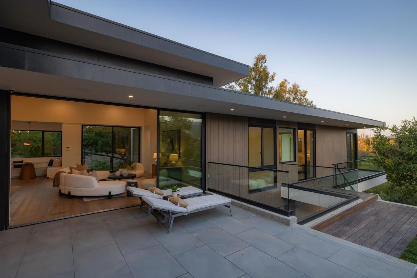 Detail Gallery Image 42 of 48 For 25251 La Rena Ln, Los Altos Hills,  CA 94022 - 5 Beds | 5/3 Baths