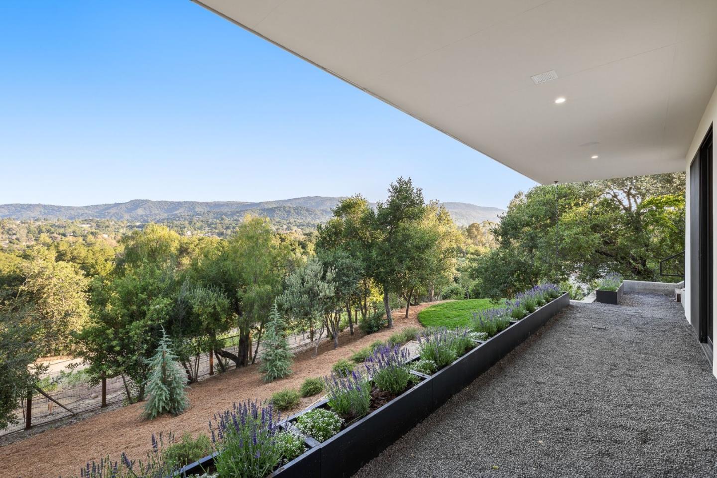 Detail Gallery Image 6 of 48 For 25251 La Rena Ln, Los Altos Hills,  CA 94022 - 5 Beds | 5/3 Baths