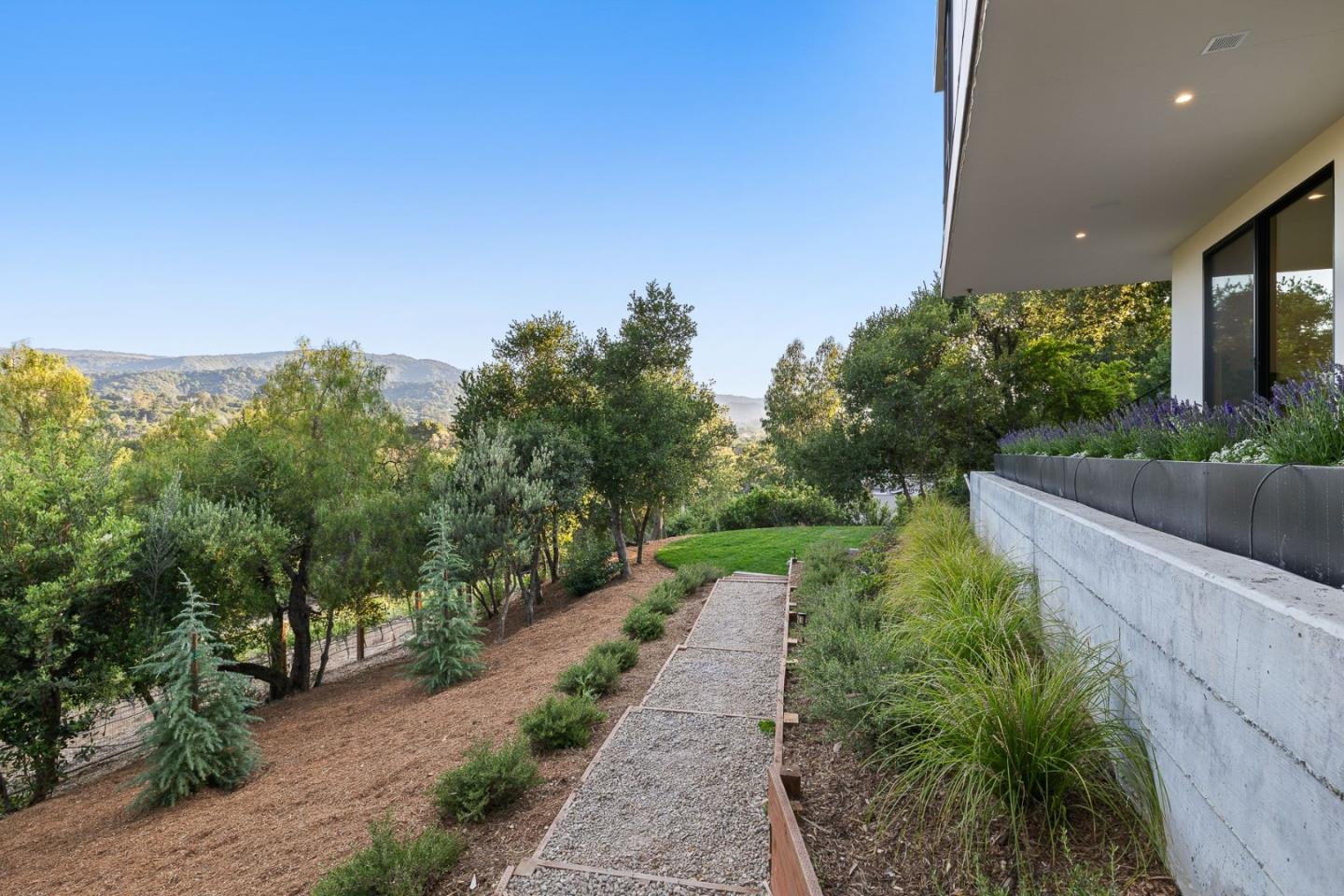 Detail Gallery Image 7 of 48 For 25251 La Rena Ln, Los Altos Hills,  CA 94022 - 5 Beds | 5/3 Baths