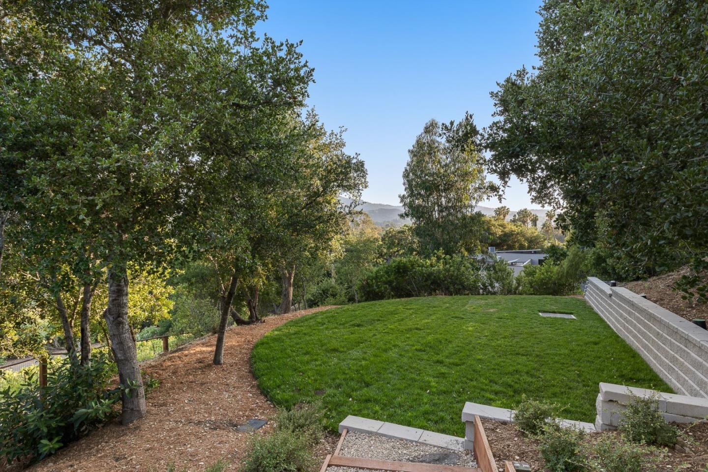 Detail Gallery Image 8 of 48 For 25251 La Rena Ln, Los Altos Hills,  CA 94022 - 5 Beds | 5/3 Baths