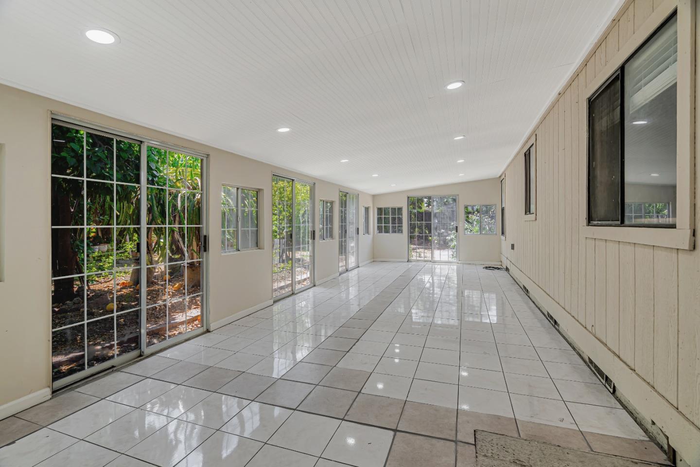 Detail Gallery Image 14 of 36 For 64 via De Guadalupe, San Jose,  CA 95116 - 4 Beds | 2 Baths