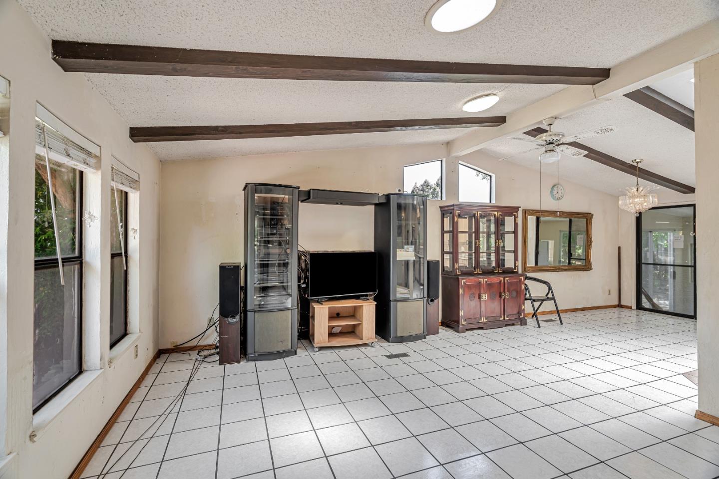 Detail Gallery Image 3 of 36 For 64 via De Guadalupe, San Jose,  CA 95116 - 4 Beds | 2 Baths
