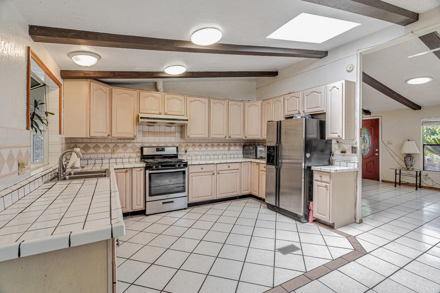 Detail Gallery Image 8 of 36 For 64 via De Guadalupe, San Jose,  CA 95116 - 4 Beds | 2 Baths