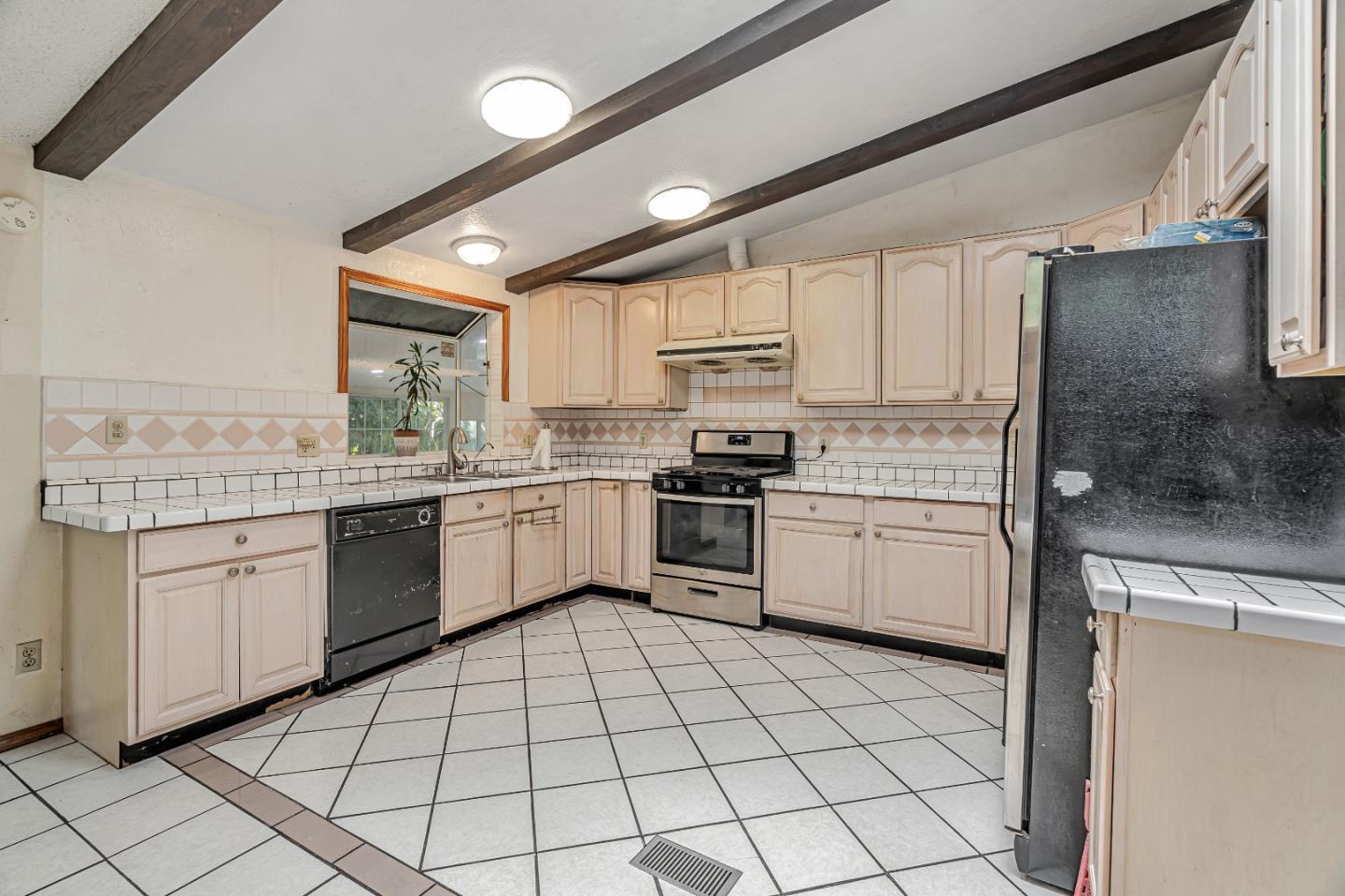 Detail Gallery Image 9 of 36 For 64 via De Guadalupe, San Jose,  CA 95116 - 4 Beds | 2 Baths