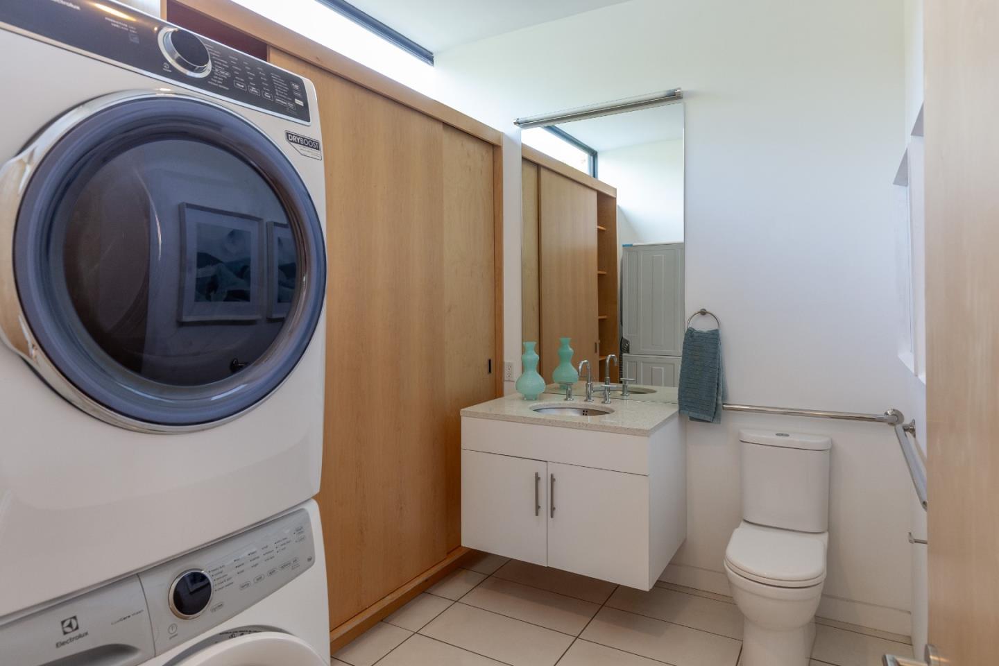 Detail Gallery Image 14 of 34 For 569 Lassen St, Los Altos,  CA 94022 - – Beds | – Baths