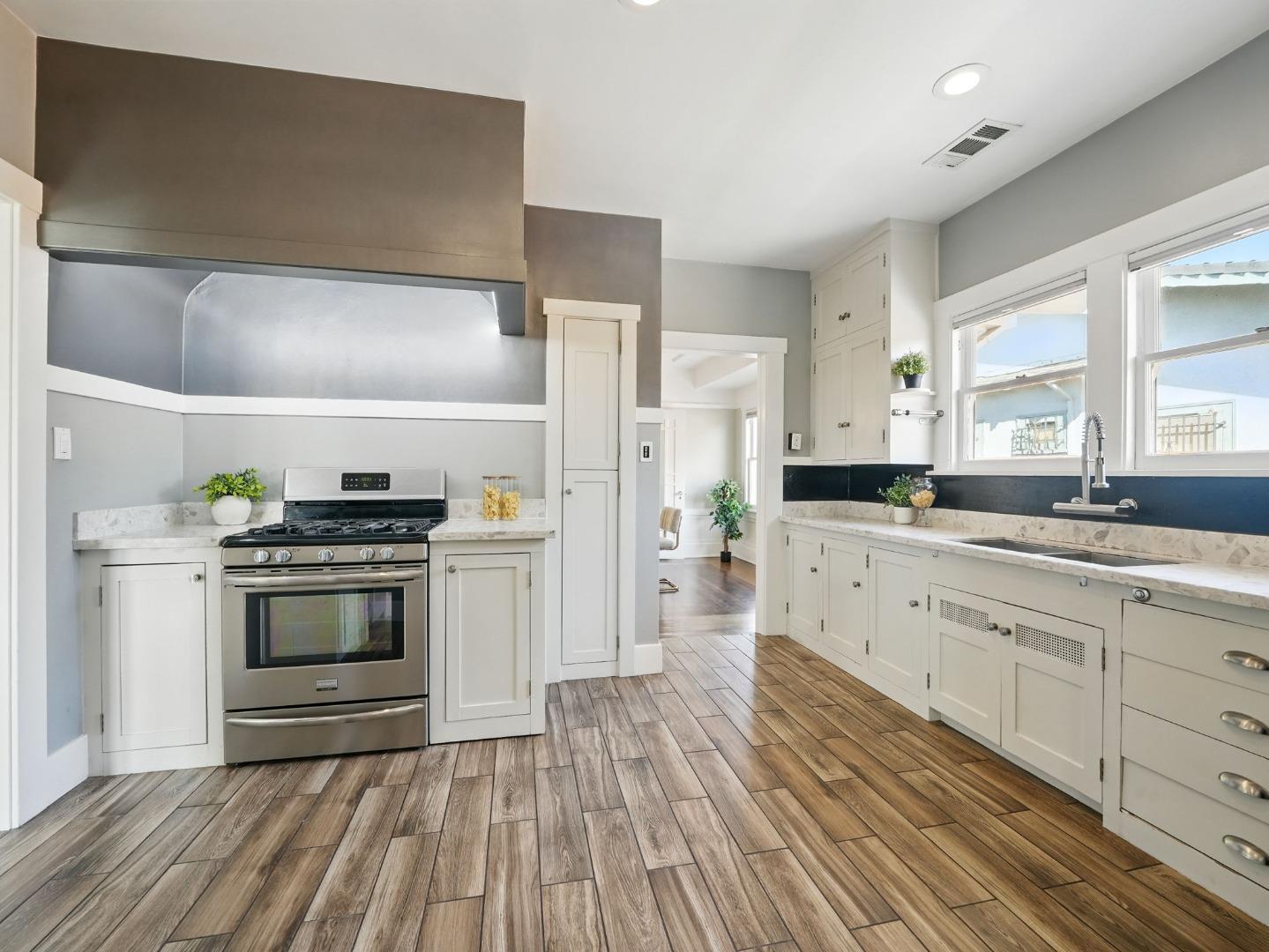 Detail Gallery Image 10 of 40 For 467 N 13th St, San Jose,  CA 95112 - – Beds | – Baths