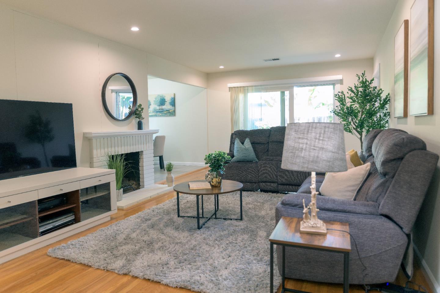 Detail Gallery Image 2 of 18 For 2822 Ramona Ct, Santa Clara,  CA 95051 - 4 Beds | 3 Baths