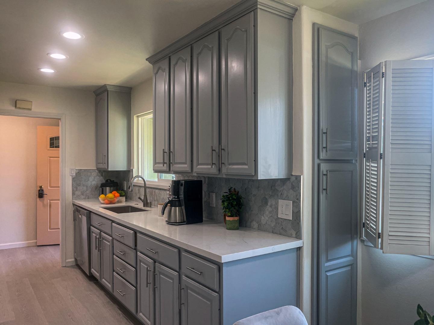 Detail Gallery Image 5 of 18 For 2822 Ramona Ct, Santa Clara,  CA 95051 - 4 Beds | 3 Baths