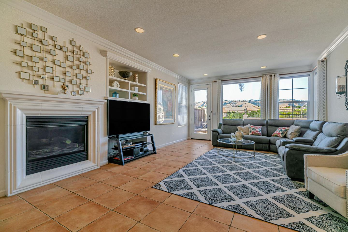 Detail Gallery Image 19 of 76 For 4224 Indigo Oak Ct, San Jose,  CA 95121 - 5 Beds | 3/1 Baths