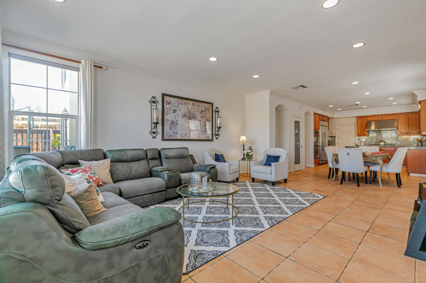 Detail Gallery Image 21 of 76 For 4224 Indigo Oak Ct, San Jose,  CA 95121 - 5 Beds | 3/1 Baths