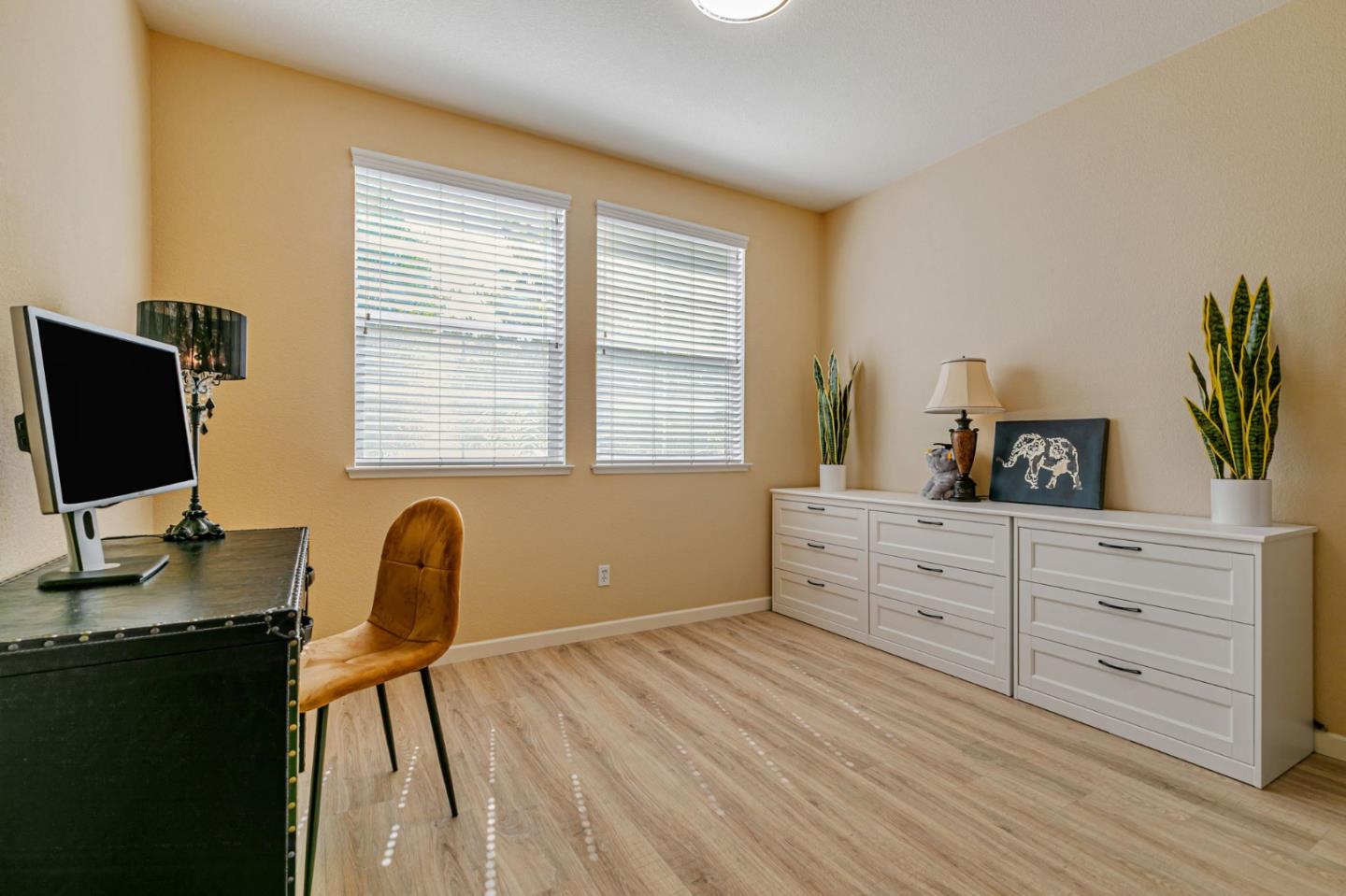Detail Gallery Image 38 of 76 For 4224 Indigo Oak Ct, San Jose,  CA 95121 - 5 Beds | 3/1 Baths