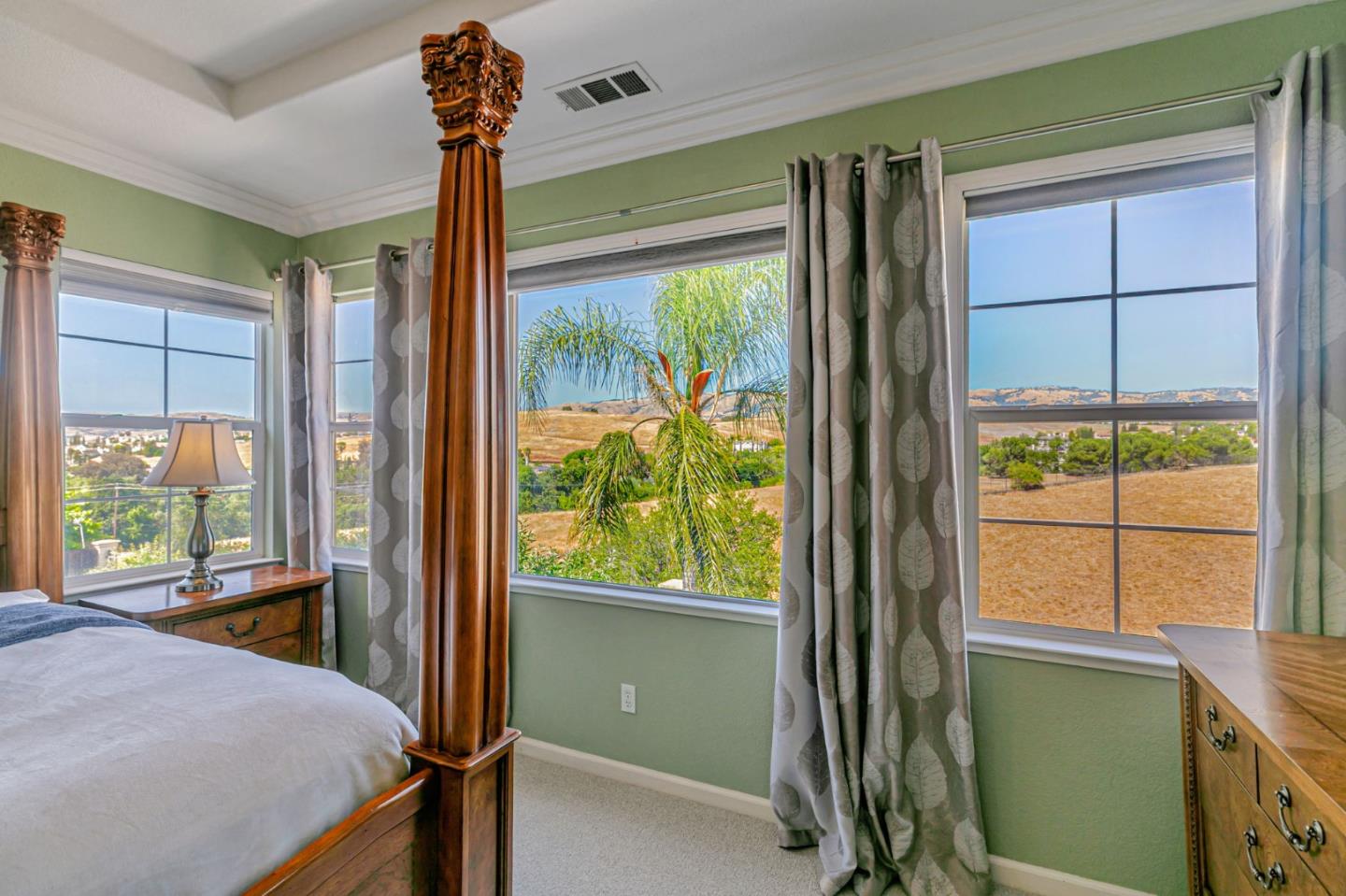 Detail Gallery Image 39 of 76 For 4224 Indigo Oak Ct, San Jose,  CA 95121 - 5 Beds | 3/1 Baths