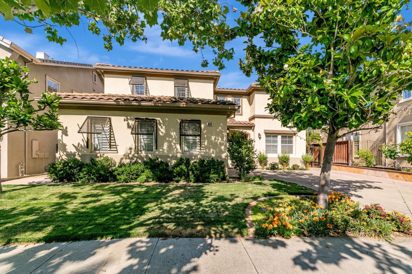 Detail Gallery Image 4 of 76 For 4224 Indigo Oak Ct, San Jose,  CA 95121 - 5 Beds | 3/1 Baths