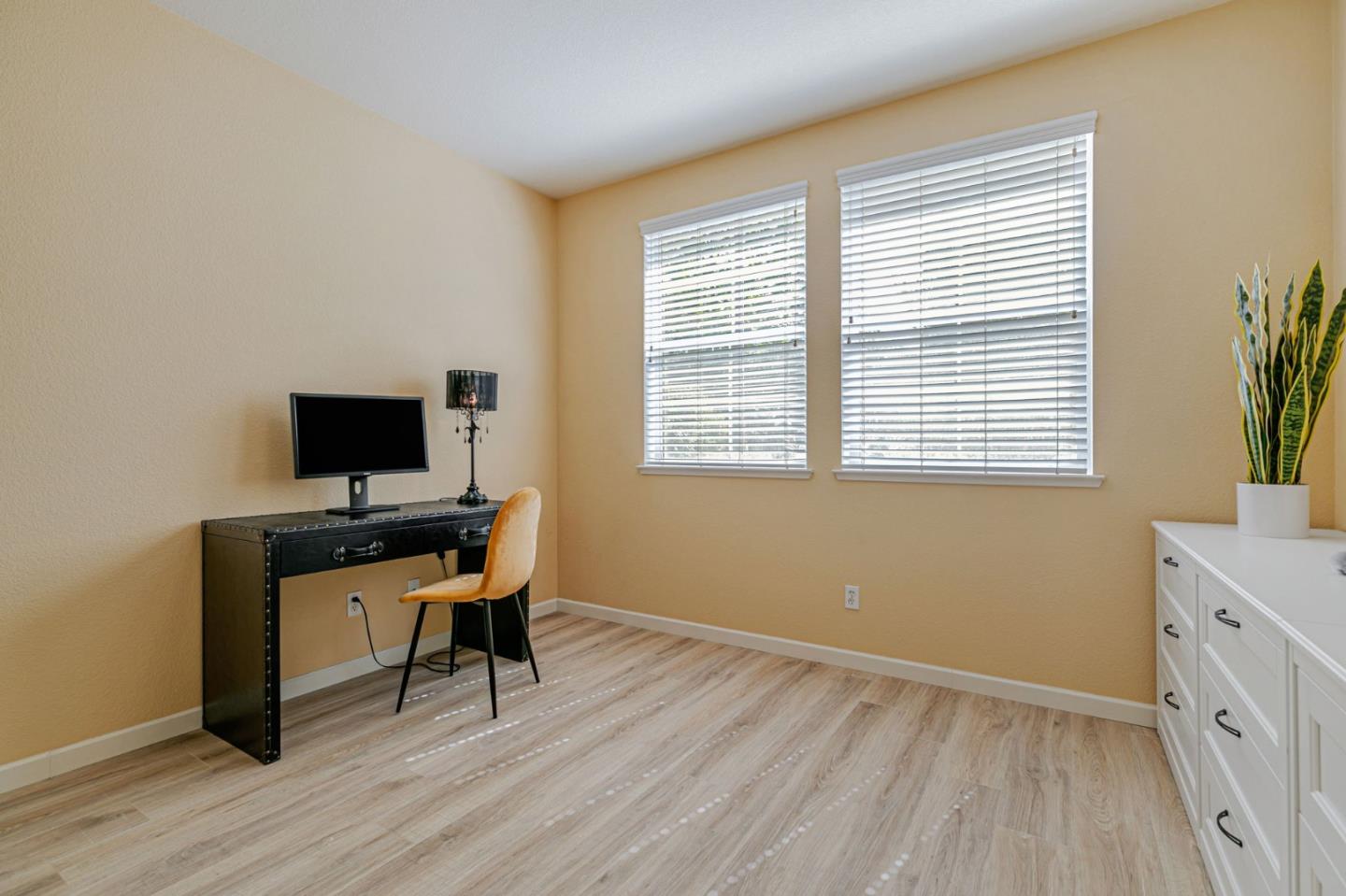 Detail Gallery Image 40 of 76 For 4224 Indigo Oak Ct, San Jose,  CA 95121 - 5 Beds | 3/1 Baths
