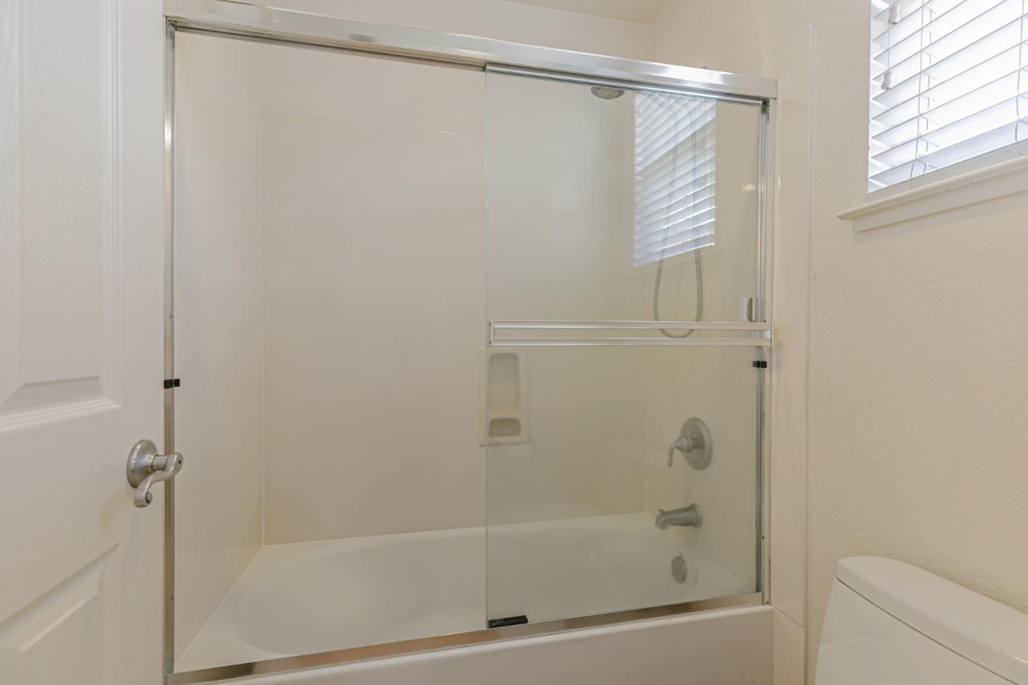 Detail Gallery Image 43 of 76 For 4224 Indigo Oak Ct, San Jose,  CA 95121 - 5 Beds | 3/1 Baths