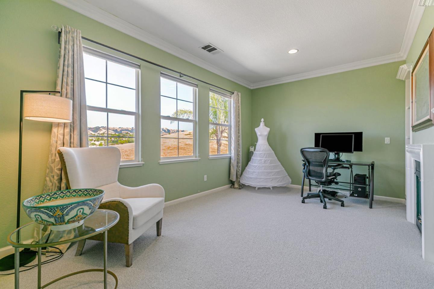 Detail Gallery Image 50 of 76 For 4224 Indigo Oak Ct, San Jose,  CA 95121 - 5 Beds | 3/1 Baths