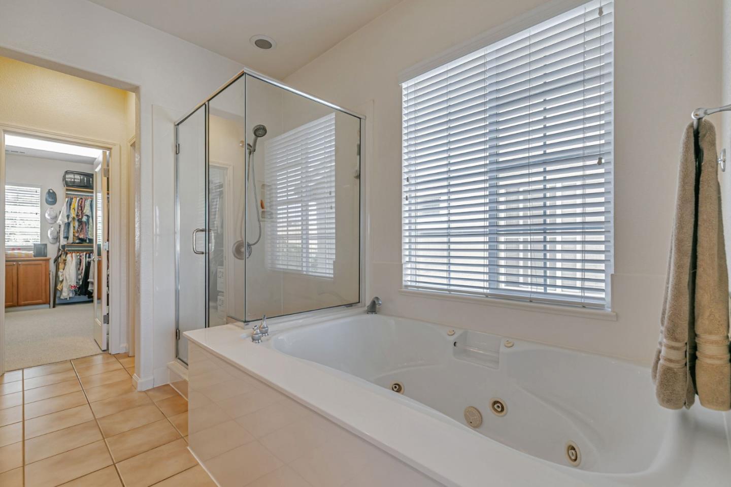 Detail Gallery Image 54 of 76 For 4224 Indigo Oak Ct, San Jose,  CA 95121 - 5 Beds | 3/1 Baths