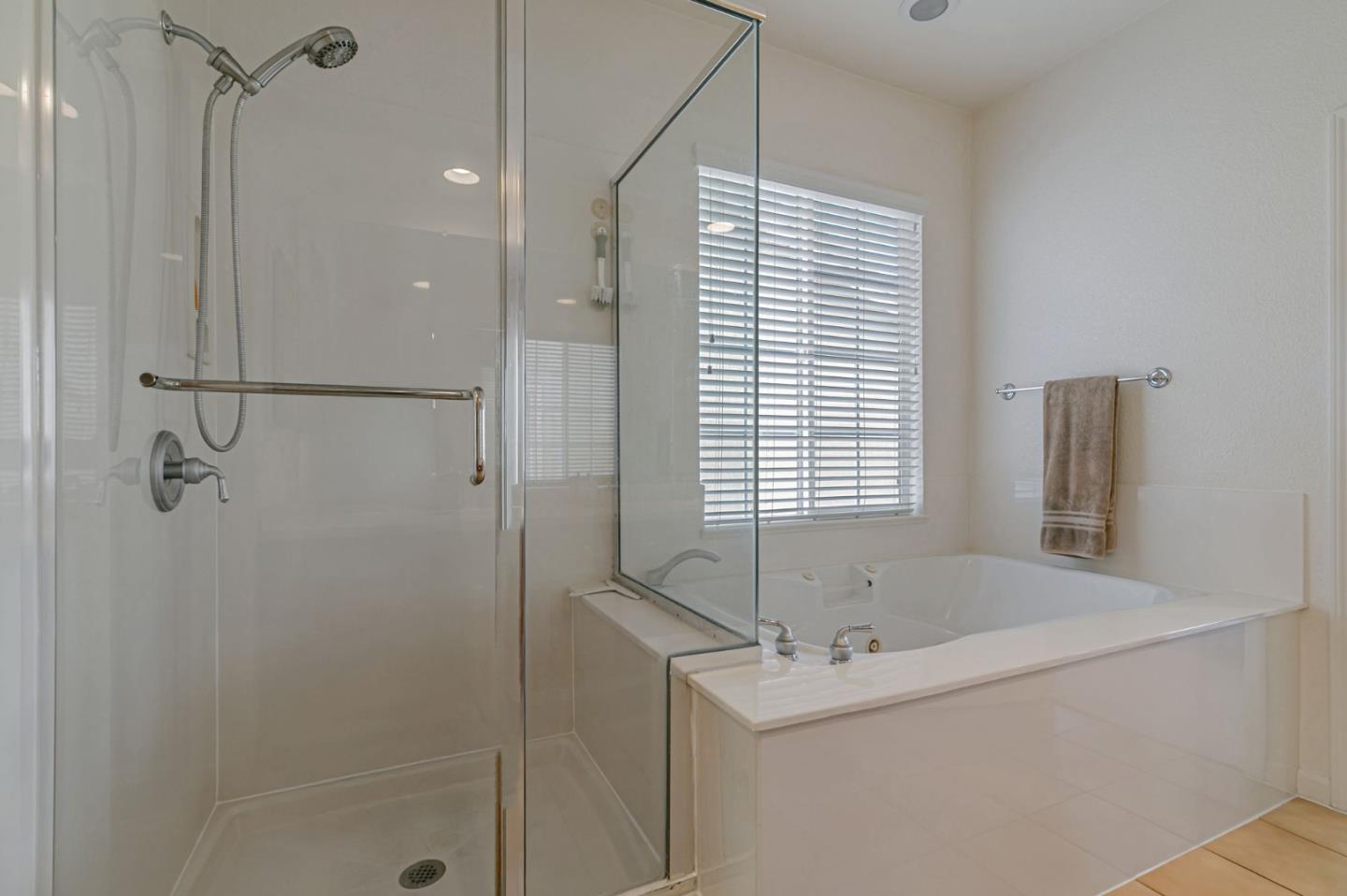 Detail Gallery Image 55 of 76 For 4224 Indigo Oak Ct, San Jose,  CA 95121 - 5 Beds | 3/1 Baths