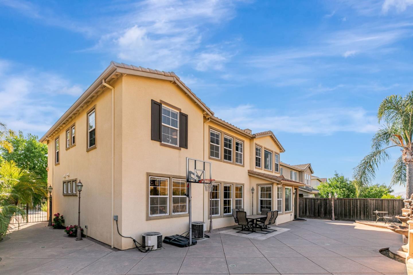 Detail Gallery Image 66 of 76 For 4224 Indigo Oak Ct, San Jose,  CA 95121 - 5 Beds | 3/1 Baths