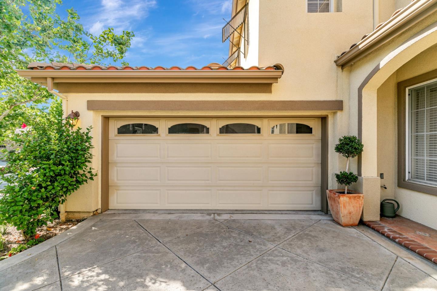 Detail Gallery Image 8 of 76 For 4224 Indigo Oak Ct, San Jose,  CA 95121 - 5 Beds | 3/1 Baths