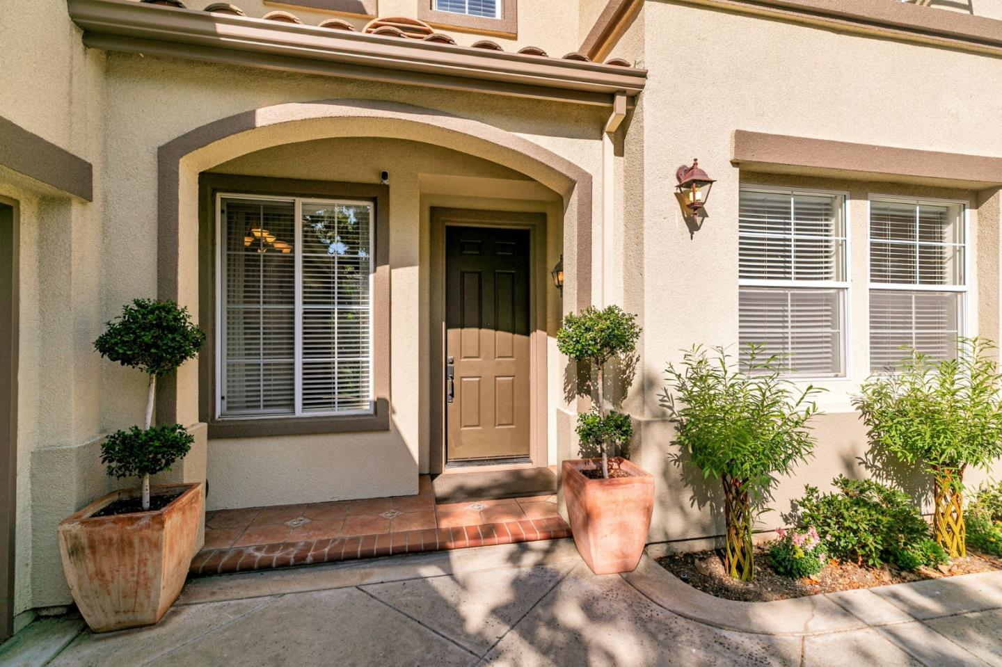 Detail Gallery Image 9 of 76 For 4224 Indigo Oak Ct, San Jose,  CA 95121 - 5 Beds | 3/1 Baths
