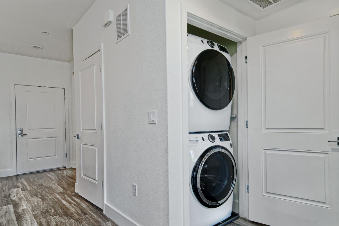 Detail Gallery Image 27 of 68 For 5925 Charlotte Dr #324,  San Jose,  CA 95123 - 2 Beds | 2 Baths