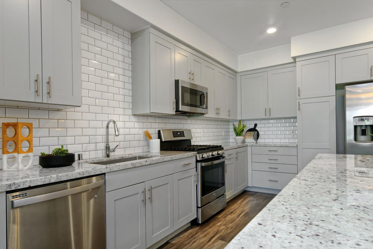Detail Gallery Image 3 of 68 For 5925 Charlotte Dr #324,  San Jose,  CA 95123 - 2 Beds | 2 Baths