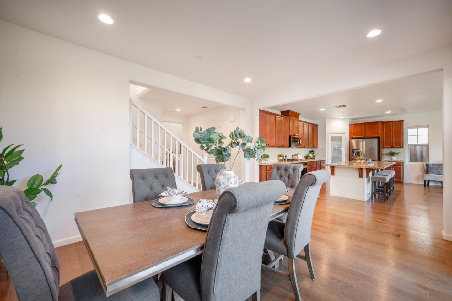 Detail Gallery Image 9 of 37 For 712 Baxter Way, Gilroy,  CA 95020 - 4 Beds | 3 Baths