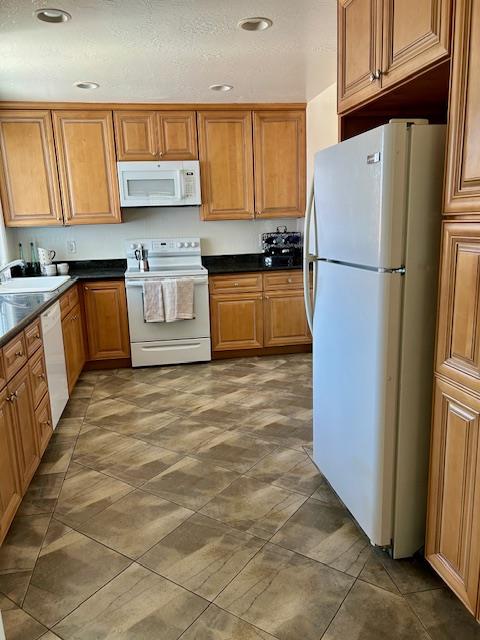 Detail Gallery Image 4 of 14 For 4848 Anna Dr, San Jose,  CA 95124 - 3 Beds | 2 Baths