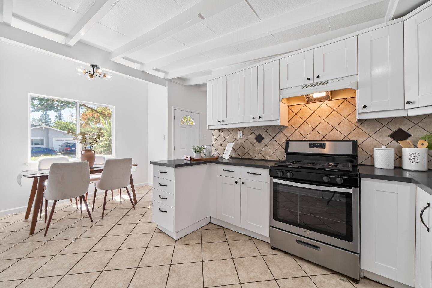 Detail Gallery Image 9 of 43 For 1651 Cabrillo Ave, Santa Clara,  CA 95050 - 3 Beds | 1 Baths