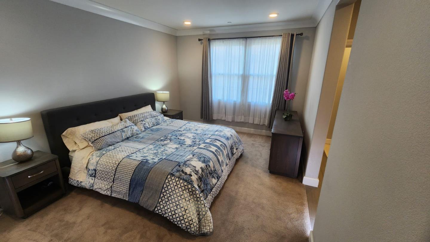 Detail Gallery Image 10 of 32 For 1068 Bigleaf Pl #402,  San Jose,  CA 95131 - 3 Beds | 2/1 Baths