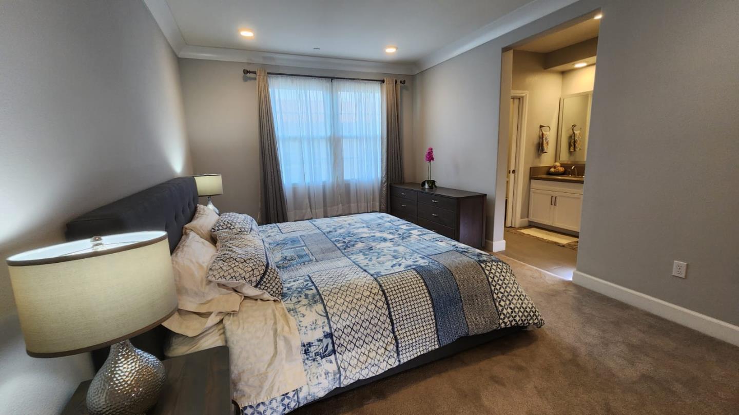 Detail Gallery Image 11 of 32 For 1068 Bigleaf Pl #402,  San Jose,  CA 95131 - 3 Beds | 2/1 Baths