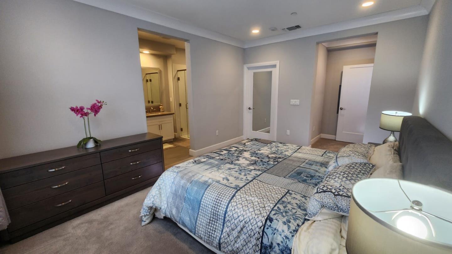 Detail Gallery Image 12 of 32 For 1068 Bigleaf Pl #402,  San Jose,  CA 95131 - 3 Beds | 2/1 Baths